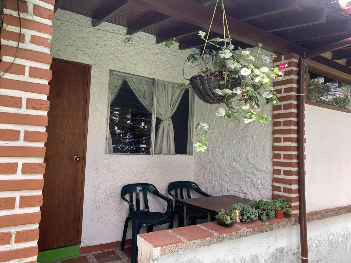Al Bosque Hostel & Glamping Santa Elena  Luaran gambar