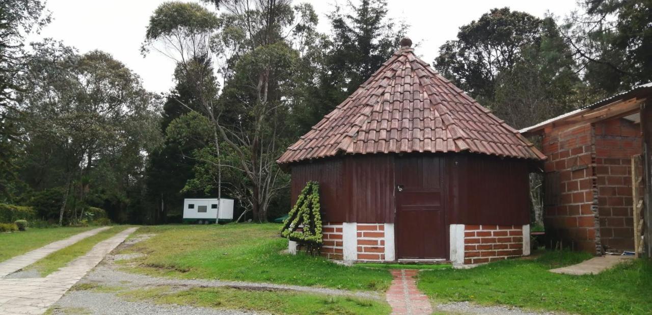 Al Bosque Hostel & Glamping Santa Elena  Luaran gambar