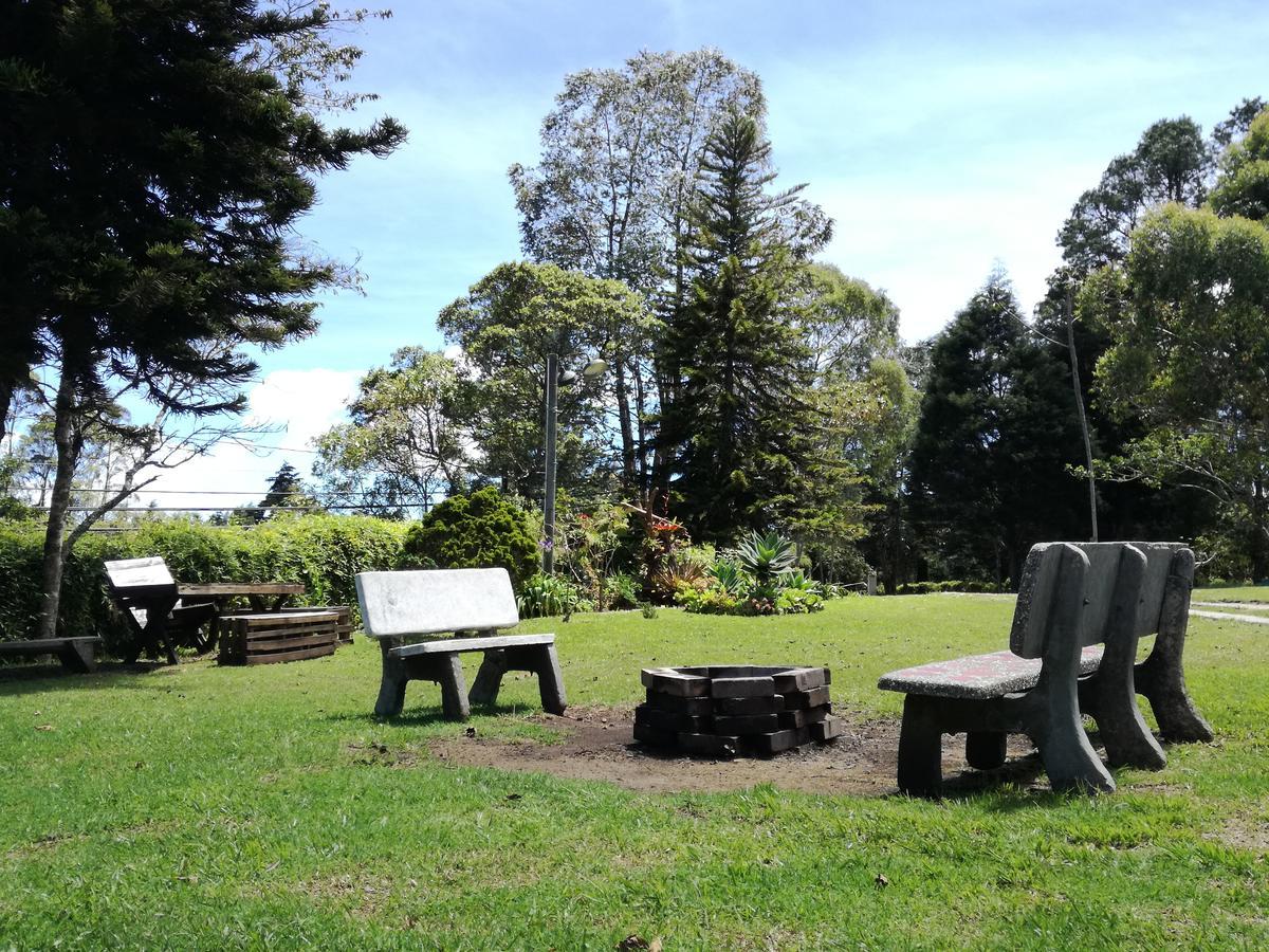Al Bosque Hostel & Glamping Santa Elena  Luaran gambar