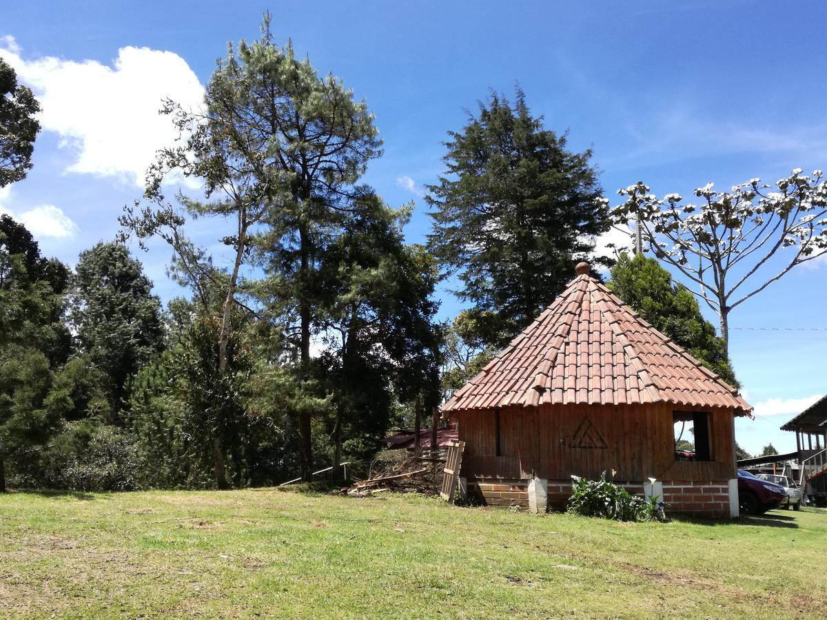 Al Bosque Hostel & Glamping Santa Elena  Luaran gambar