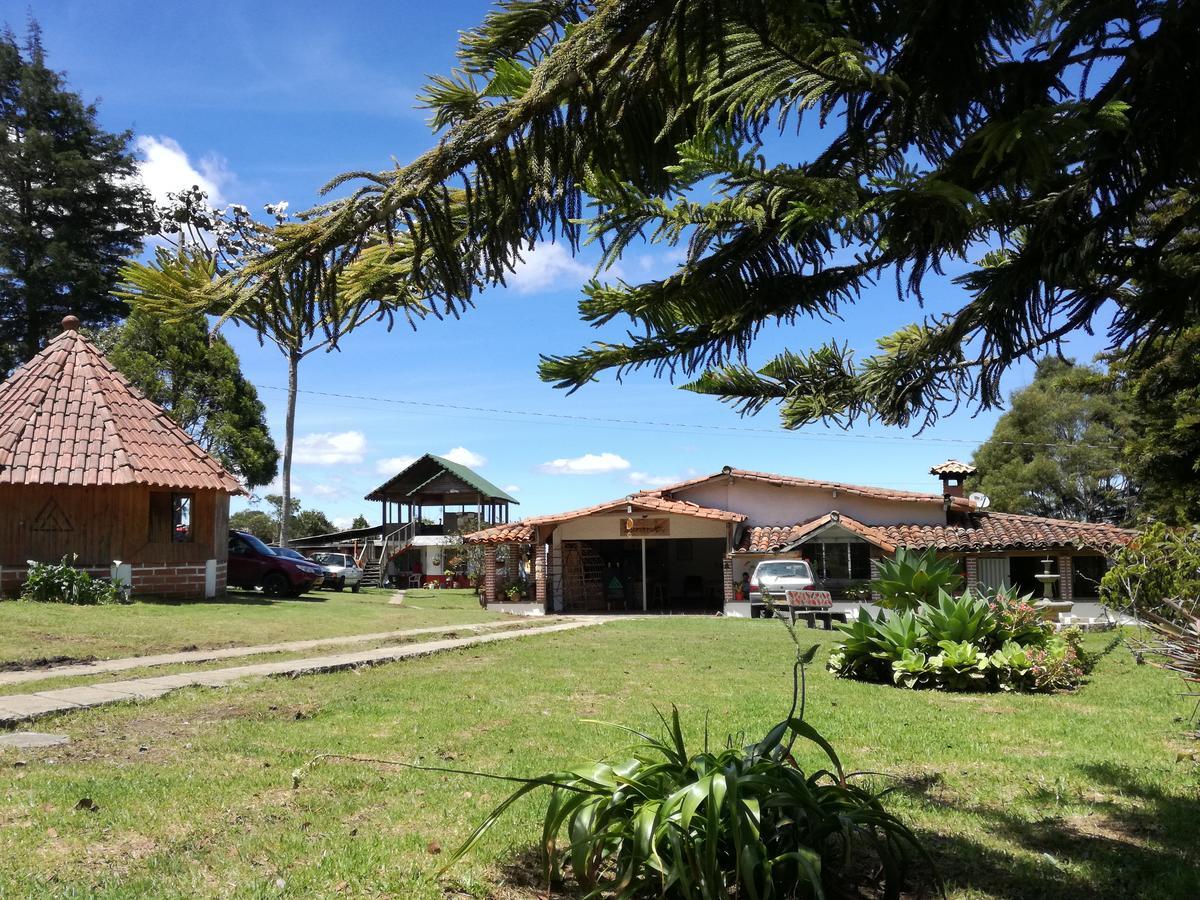 Al Bosque Hostel & Glamping Santa Elena  Luaran gambar