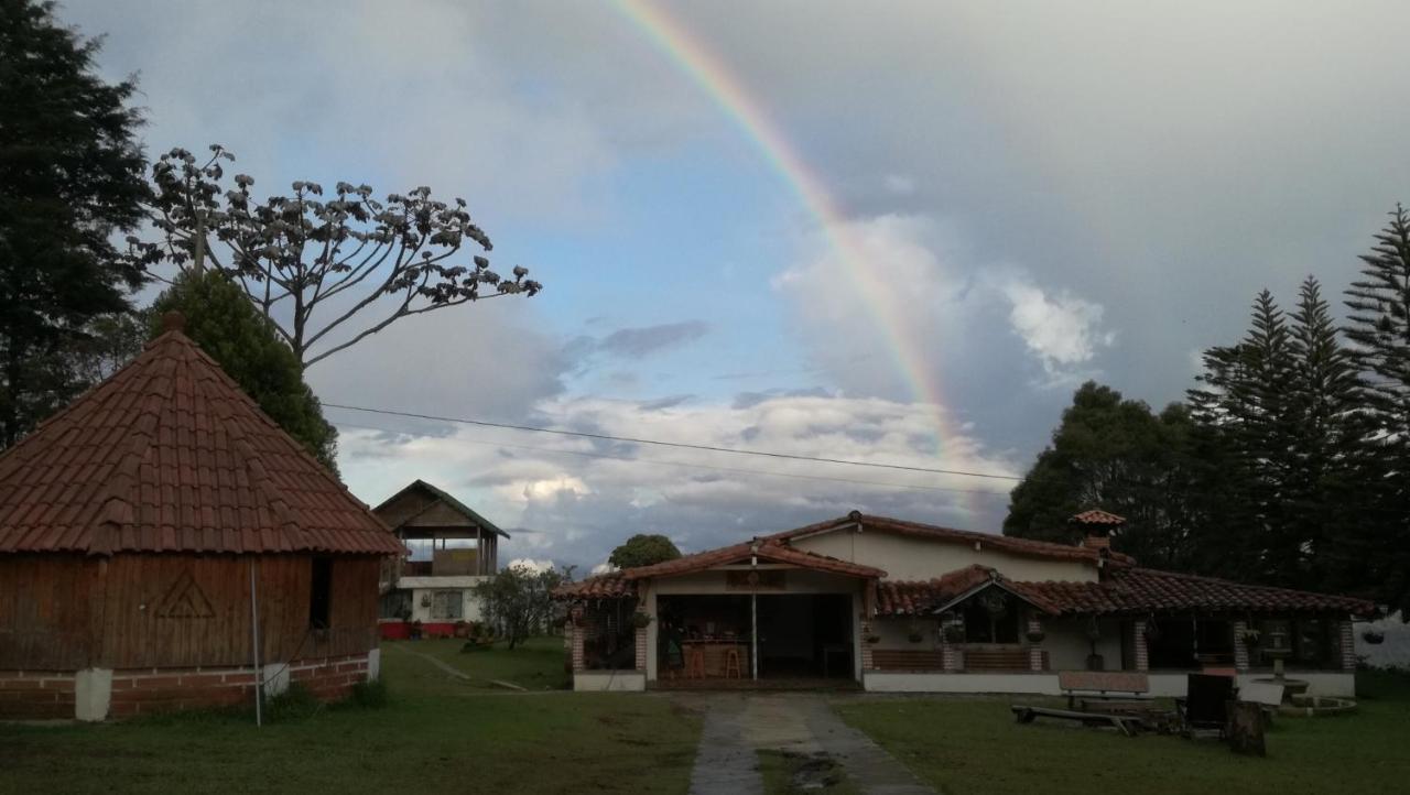 Al Bosque Hostel & Glamping Santa Elena  Luaran gambar
